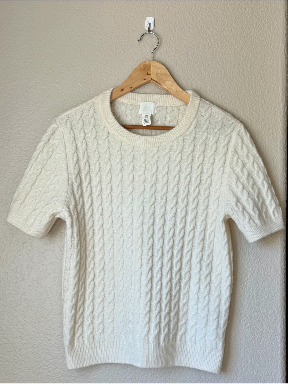 H&M Cream Cable-Knit Short Sleeve Crewneck Sweater Size M